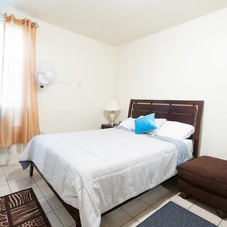 Studio And 1 Bedroom Apartments - Bronx ニューヨーク エクステリア 写真