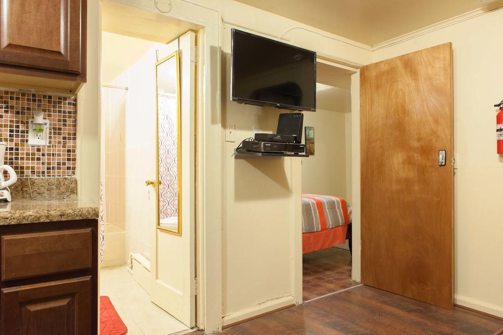 Studio And 1 Bedroom Apartments - Bronx ニューヨーク エクステリア 写真