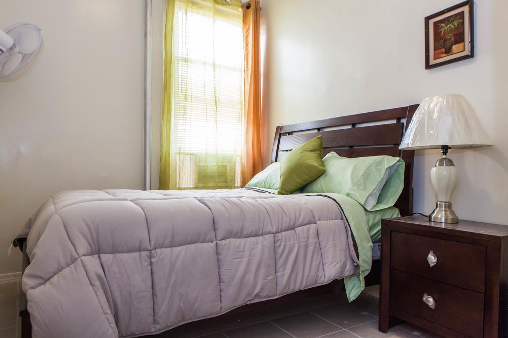 Studio And 1 Bedroom Apartments - Bronx ニューヨーク エクステリア 写真